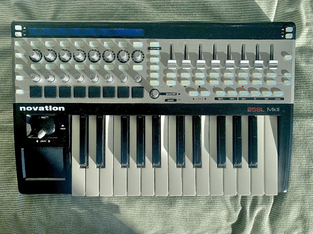 Novation Remote 25SL MKII Vintage MIDI keyboard/controller, Ophalen