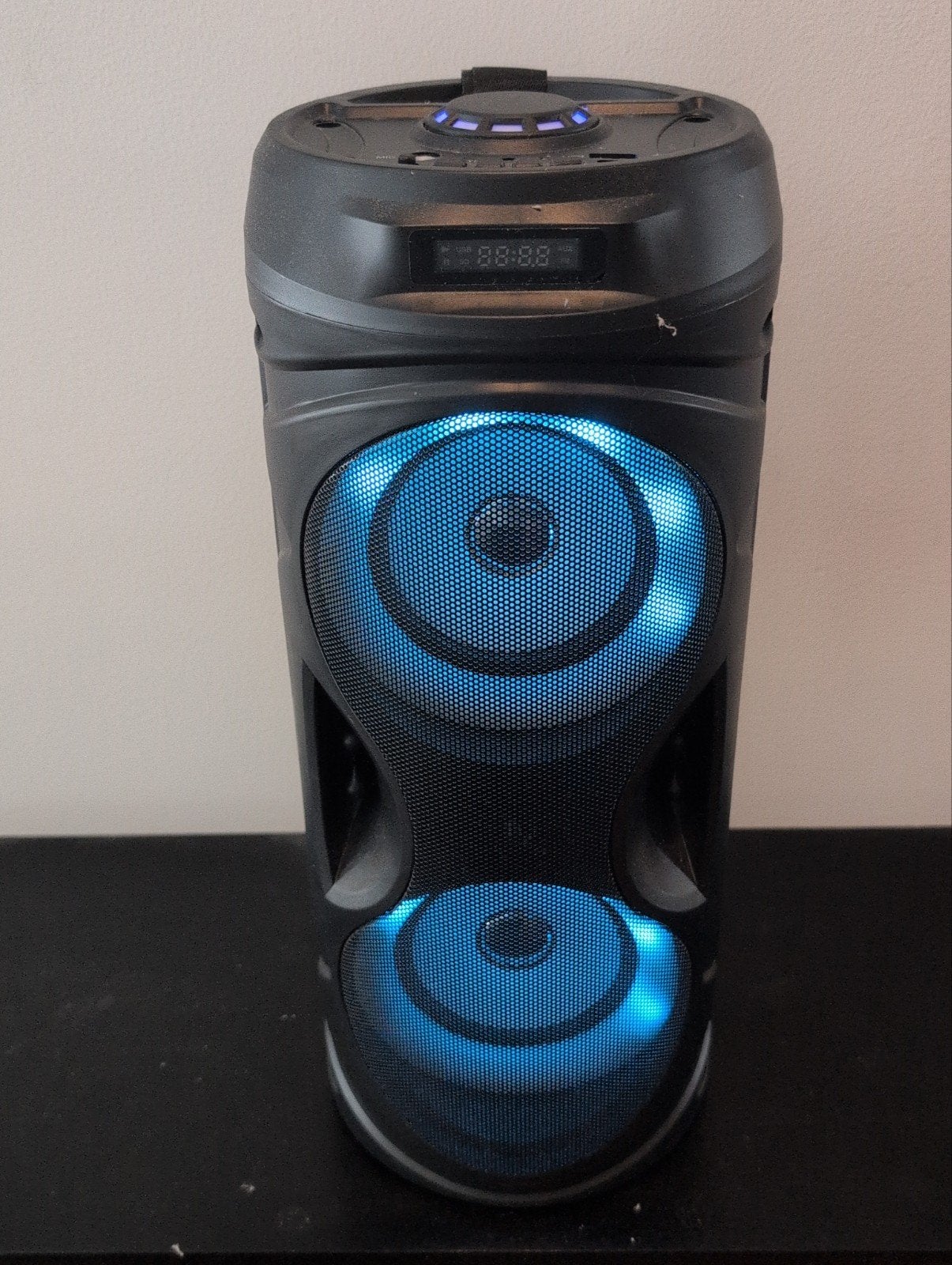 Bluetooth portable speaker with microphone input, Ophalen of Verzenden