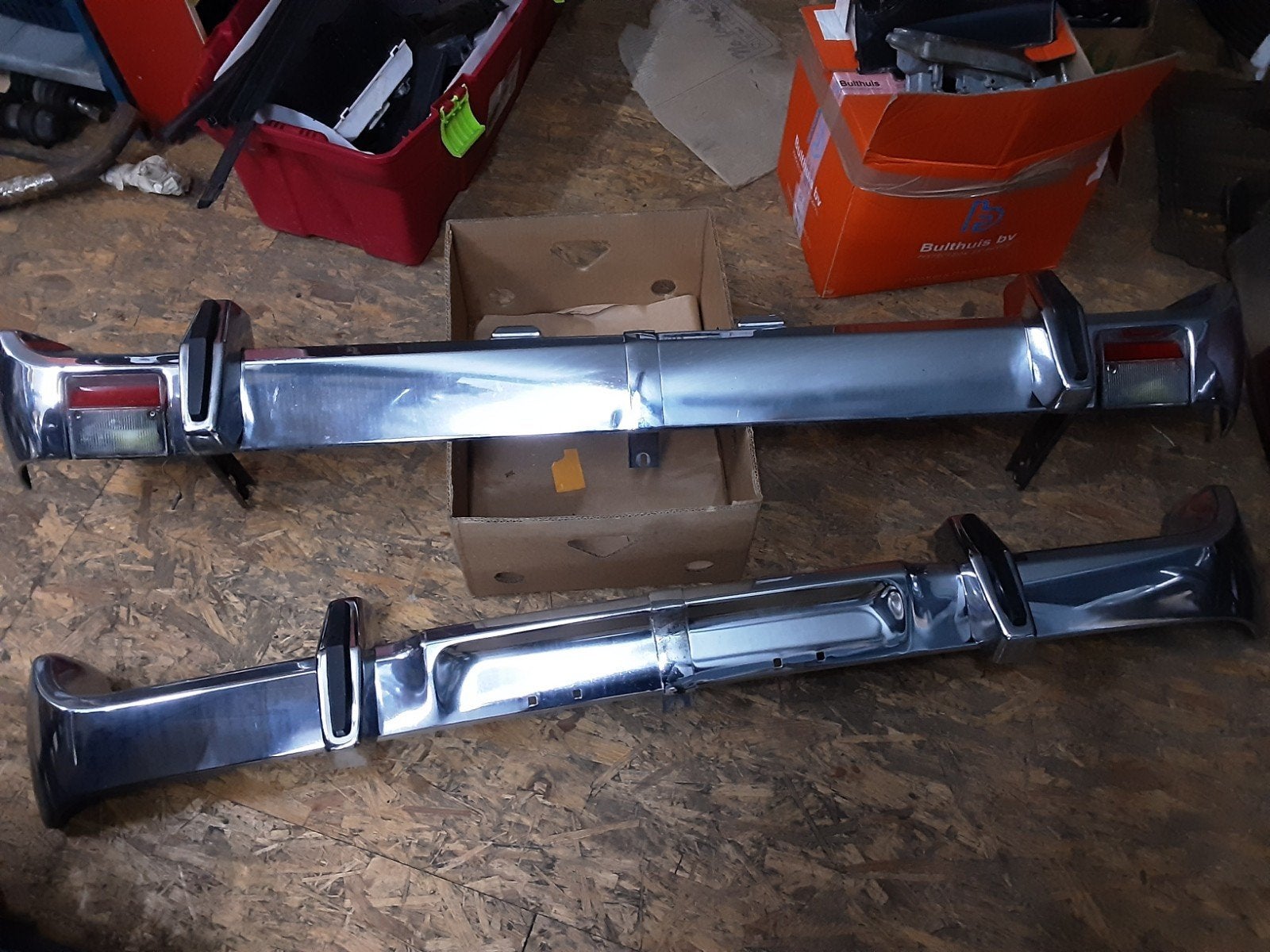 FORD TAUNUS 17M 20M 26M P7B VOOR EN ACHTERBUMPER ZEER MOOI, Ophalen of Verzenden, Voor, Ford, Bumper