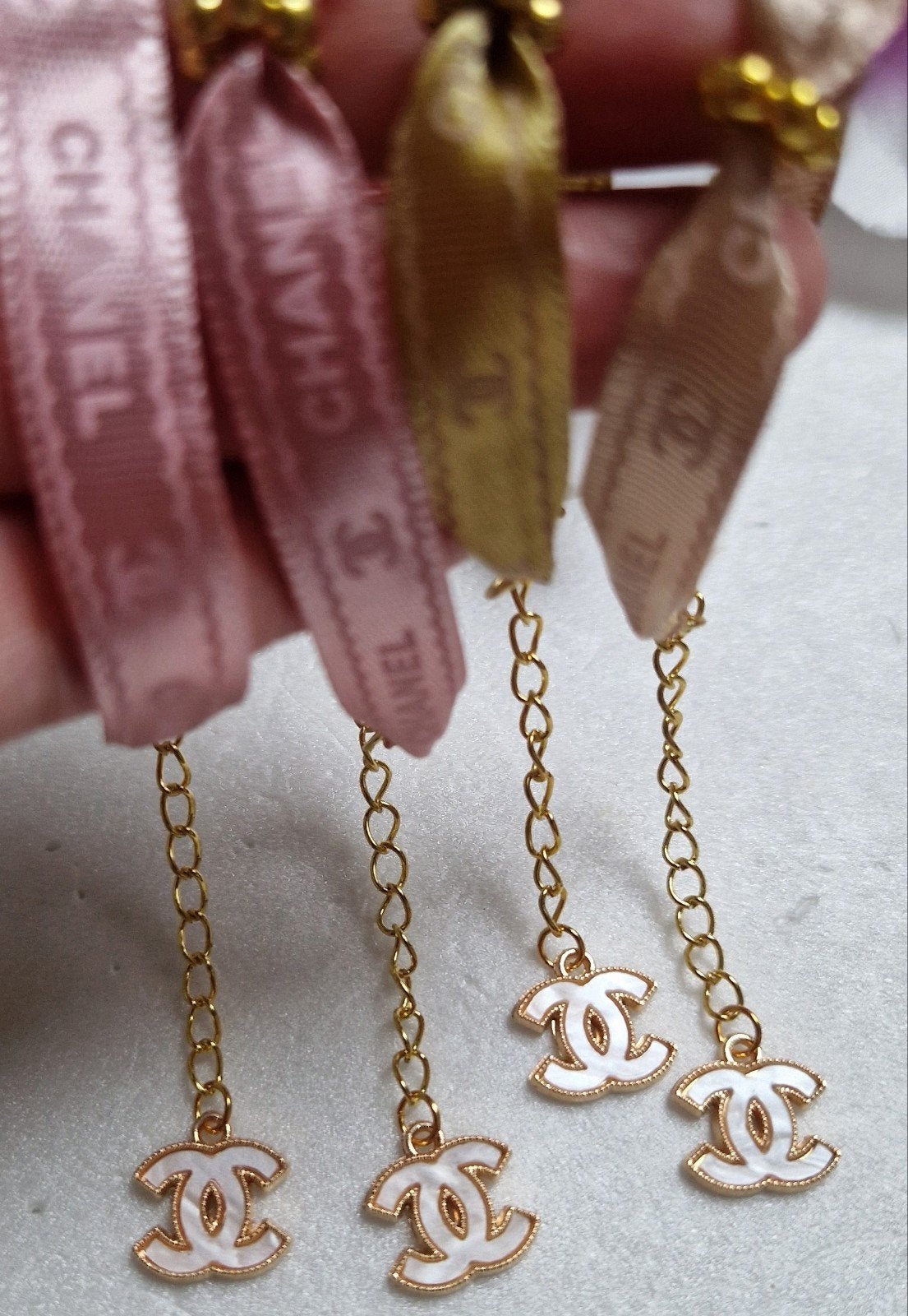 Simpele lint armbandjes met hangertje - diverse kleuren, Overige materialen, Overige kleuren, Nieuw, Ophalen of Verzenden