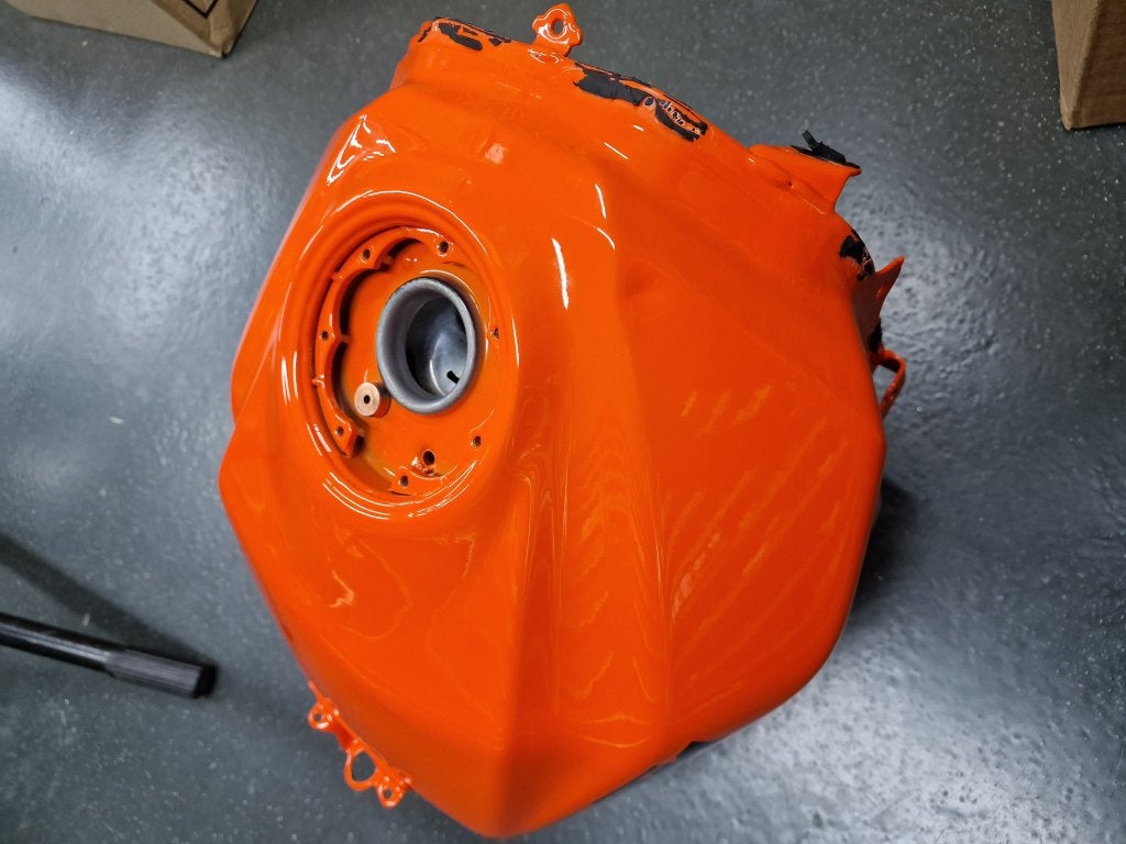 KTM RC390 benzine tank, Motoren, Stallhofnerstraße 3 A-5230 Mattighofen, Press@ktm.com, Nieuw, Ophalen of Verzenden