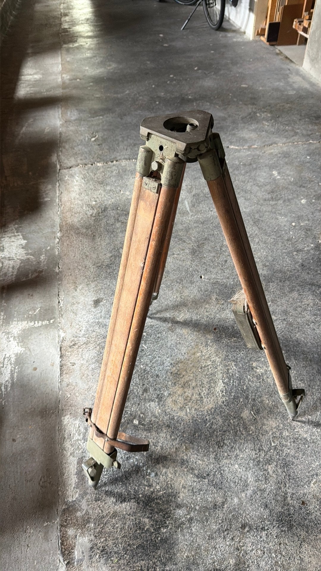 Statief (tbv meetinstrument) antiek, Antiek en Kunst, Antiek | Gereedschap en Instrumenten, Ophalen of Verzenden