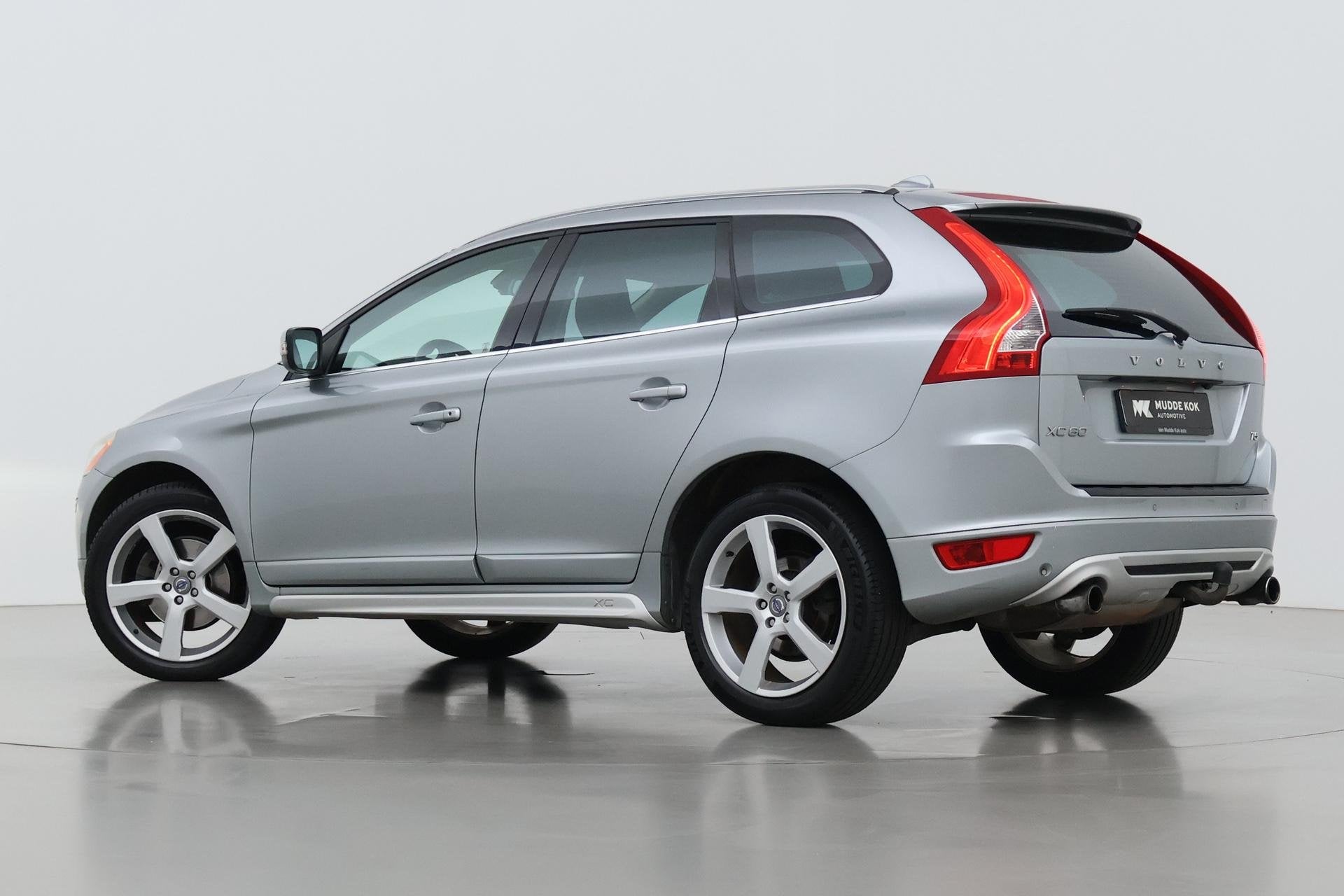 Volvo XC60 2.0 T5 R-Design | Trekhaak | Stoelverwarming | Le, Euro 5, 4 cilinders, XC60, 93 €/maand