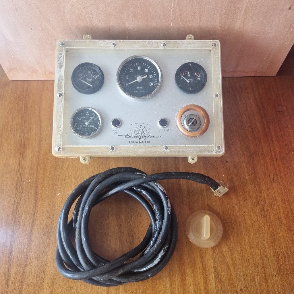 Dashboard Peugot Indenor diesel X4M90S, Ophalen, Gebruikt, Motor en Techniek