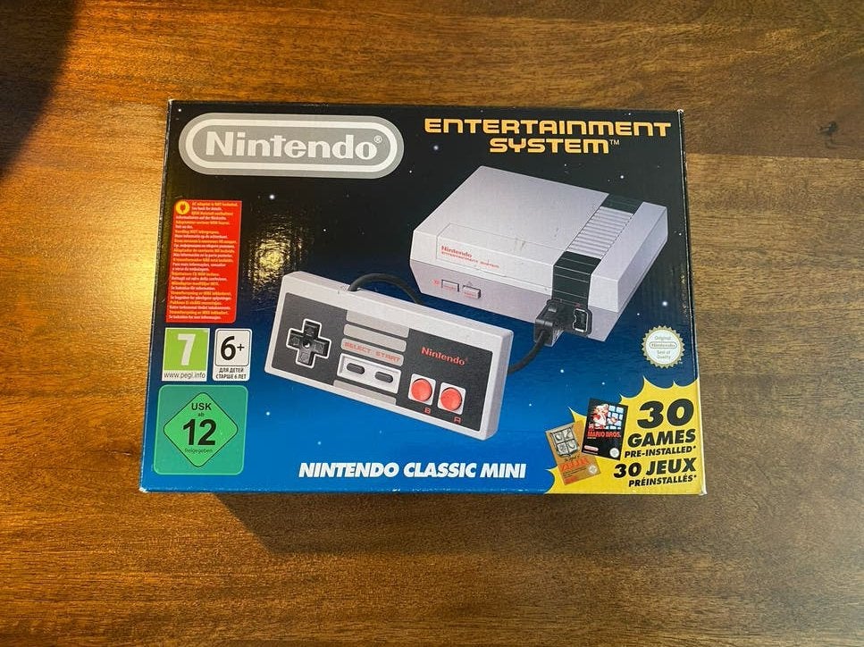 Nintendo Classic Mini NES - Nieuw, Goldsteinstrasse 235, D-60528 Frankfurt am Main, Duitsland, Met games, Support@nintendo.eu
