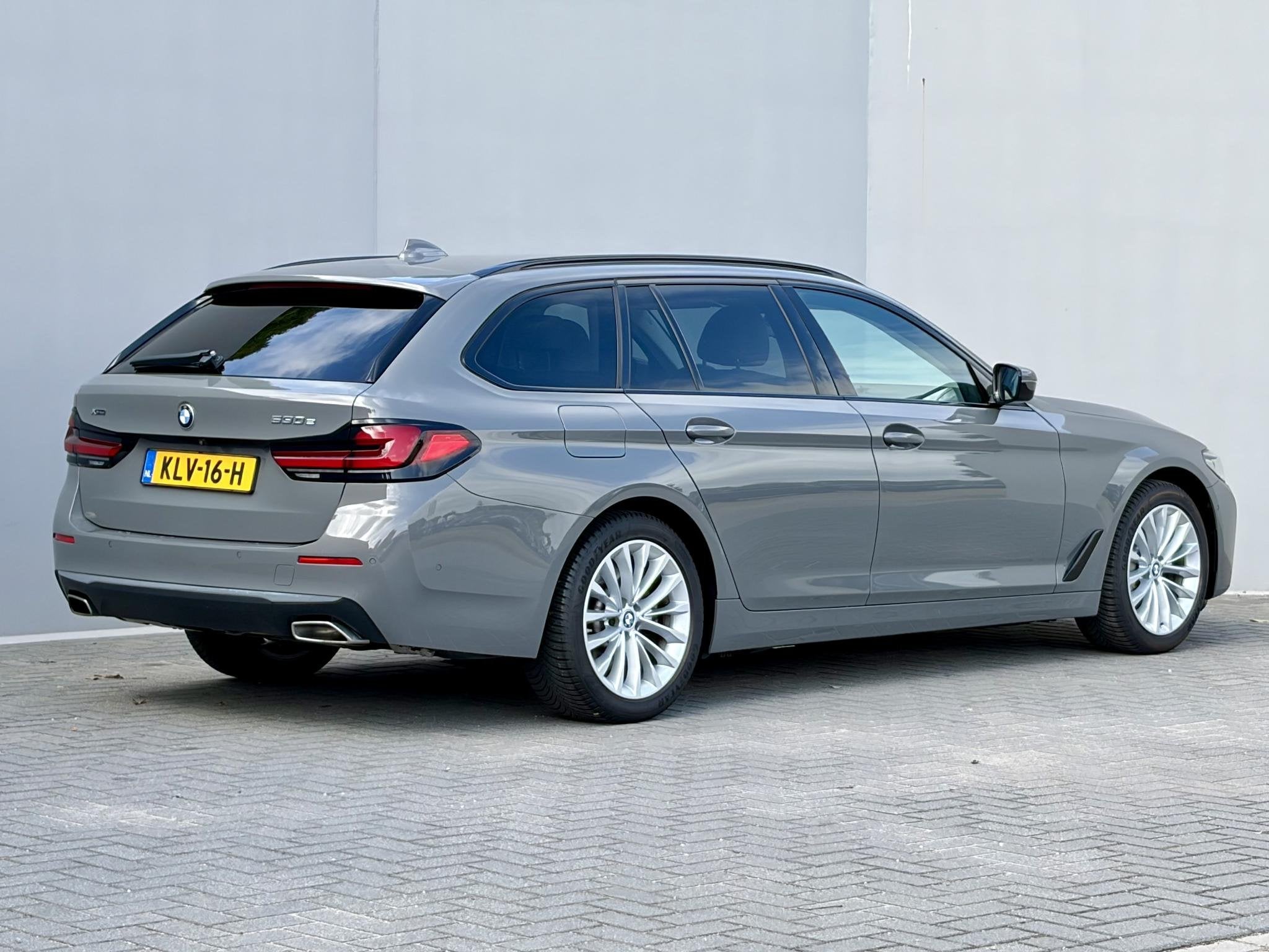 BMW 5 SERIE 530e xDrive Luxury Line Touring / 90% SOH / 2.00, Auto's, 1935 kg, Gebruikt, Euro 6, 4 cilinders