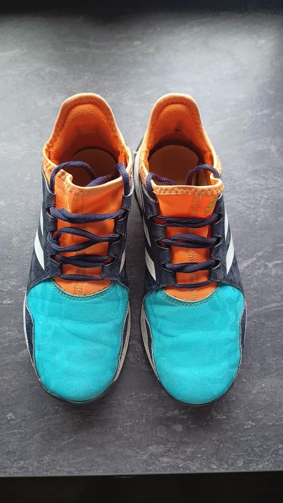 Adidas sportschoenen (veld) met kleine nopjes maat 36,5, Ophalen of Verzenden, Schoenen