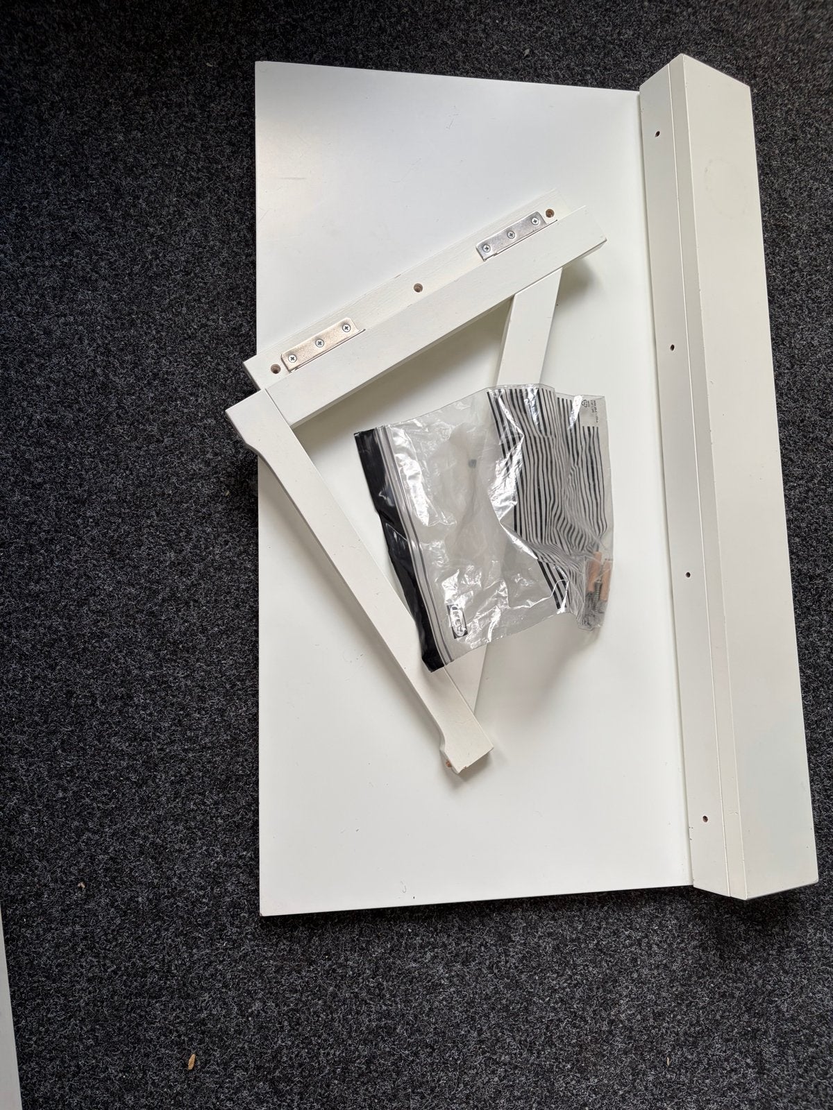 Wit uitklapbaar wandbureau - Compact en ruimtebesparend, Ophalen, Spaanplaat of MDF, Nieuw, Wit