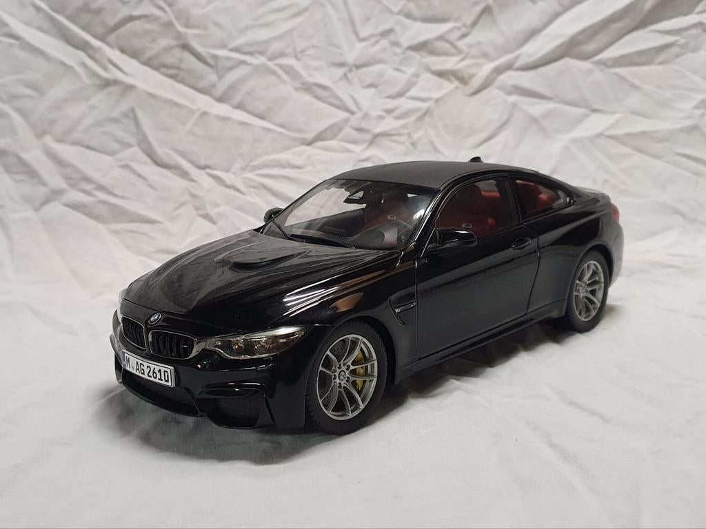 BMW M4 F82 Paragon 1:18, Ophalen of Verzenden