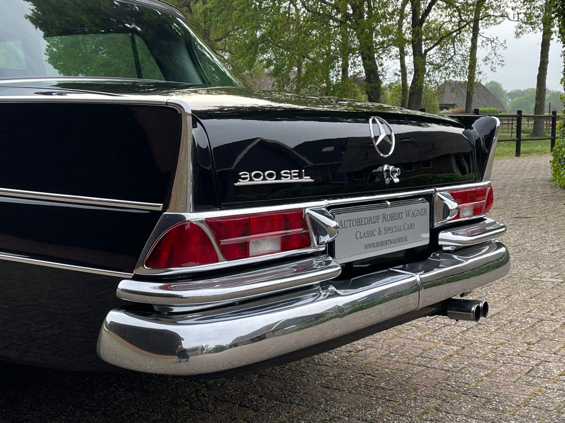 Mercedes-Benz 300 SEL W112 "Köningsflosse" gerestaureerd, foto 10