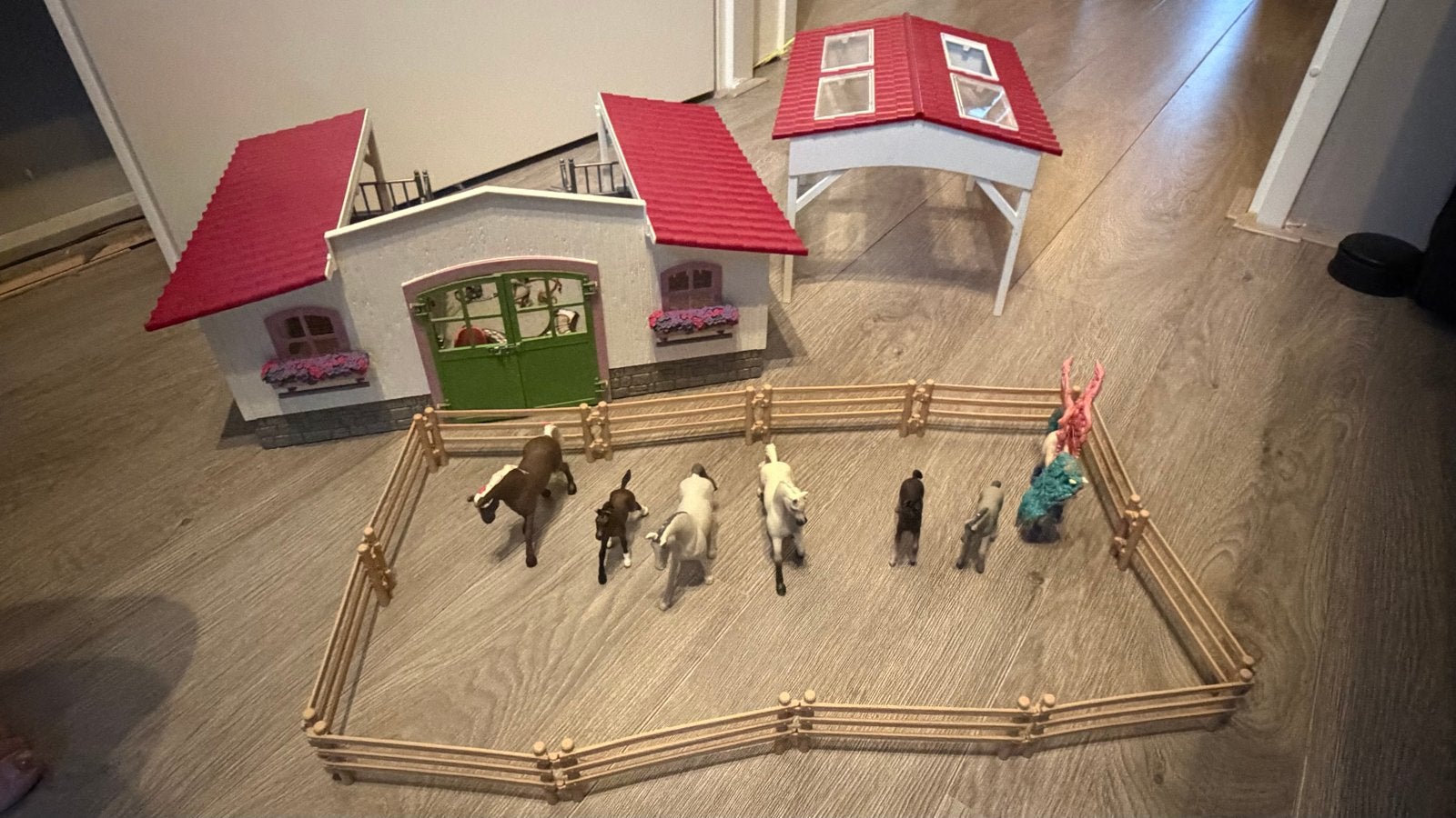 Schleich Paardenstal met paarden en accessoires, Ophalen, Gebruikt, Jongen of Meisje