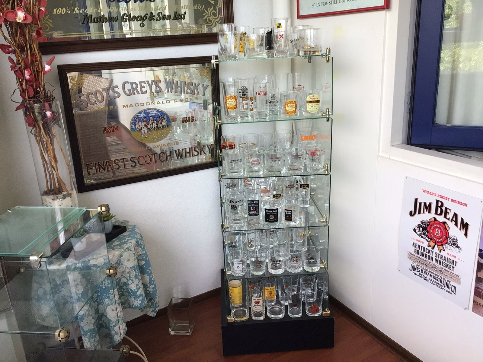 Vitrine met 100 whisky glazen, Ophalen, Zo goed als nieuw, Overige typen