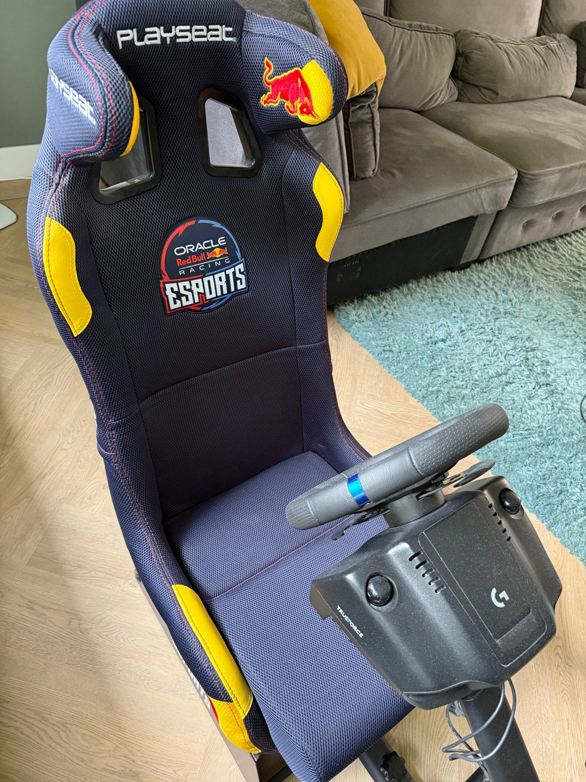 RedBull Playseat + Logitech G923 Trueforce racestuur, Ophalen, Overige merken, Zo goed als nieuw