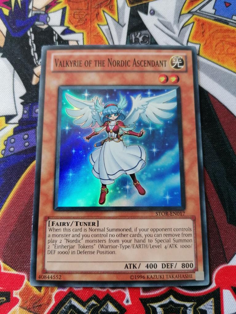 Valkyrie of the Nordic Ascendant - Super Rare STOR - YGO, Ophalen of Verzenden, Zo goed als nieuw, Foil