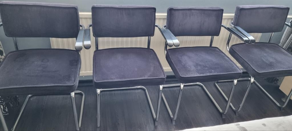 Gebruikte stoelen, Ophalen, Zwart, Zo goed als nieuw, Vier
