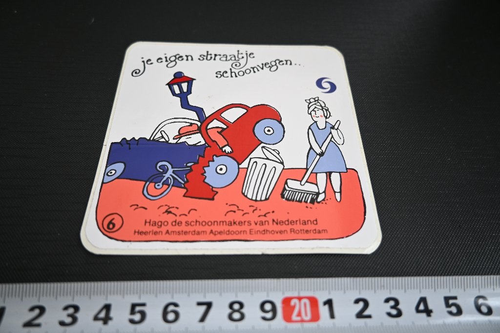 sticker HAGO de schoonmakers Je eigen straatje schoonvegen, Ophalen, Zo goed als nieuw