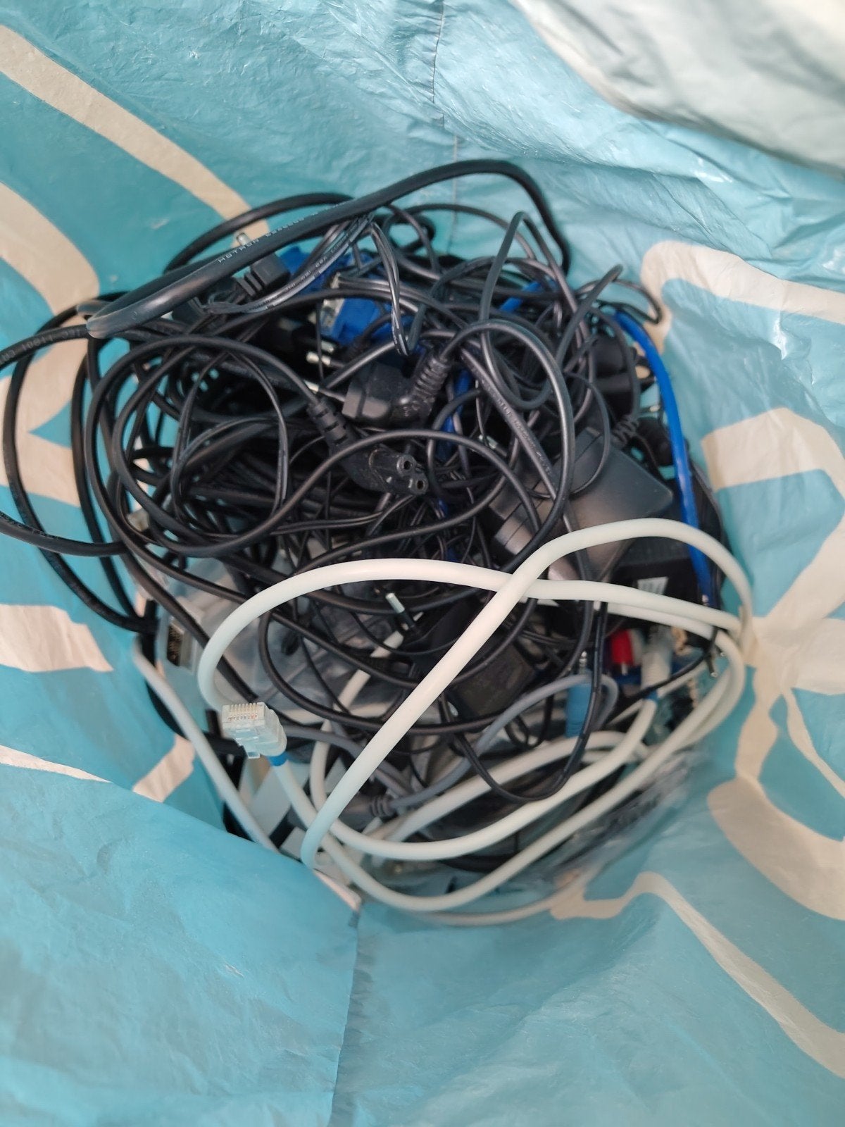 Diverse kabels (o.a. HDMI, Component, Netwerk), Ophalen, Gebruikt, Minder dan 2 meter, Overige kabels