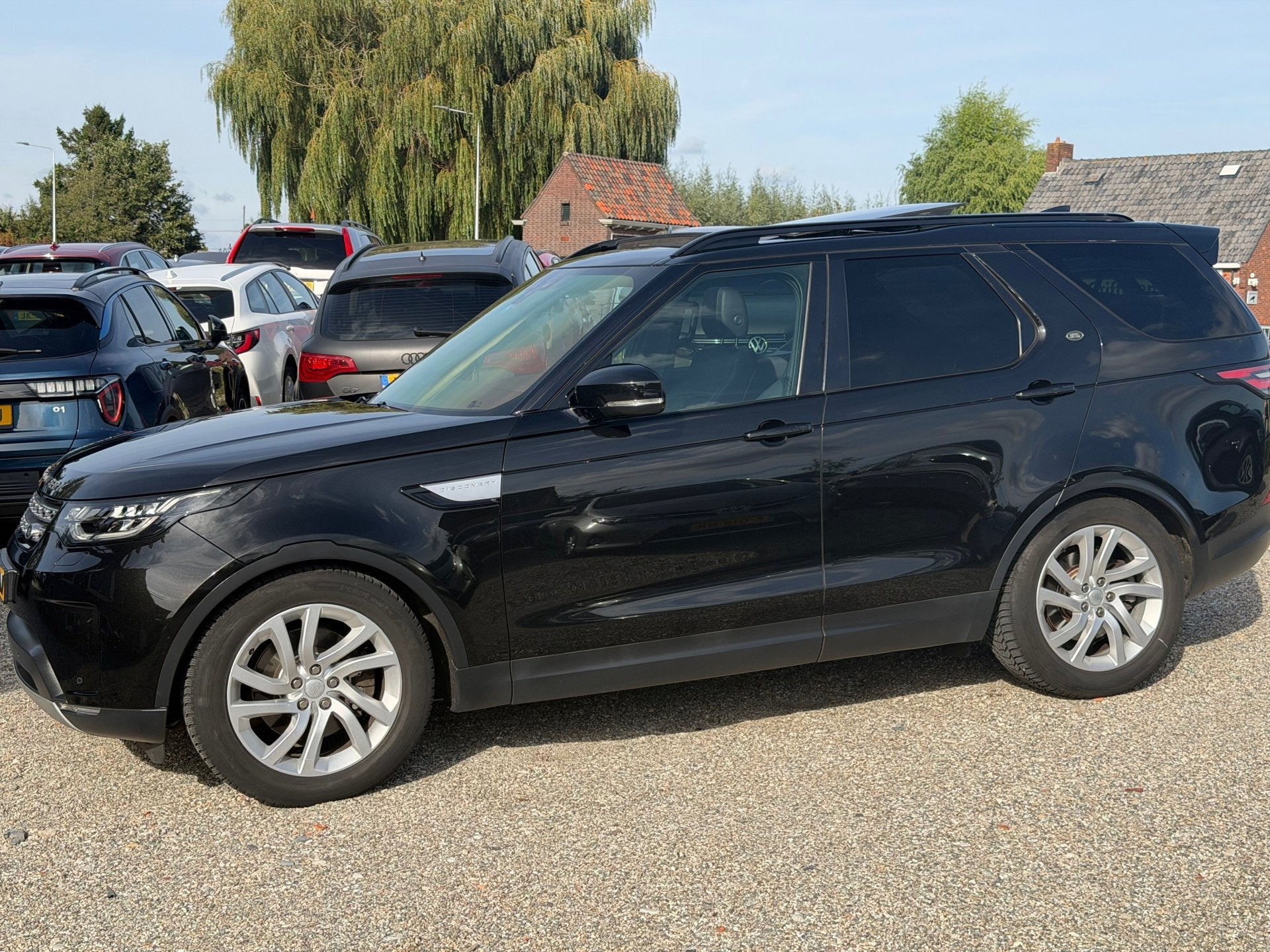 Land Rover Discovery 2.0 Sd4 HSE Luxury 7p Bomvol Opties Lee, Auto's, Automaat, Dealer onderhouden, 15 km/l, Gebruikt