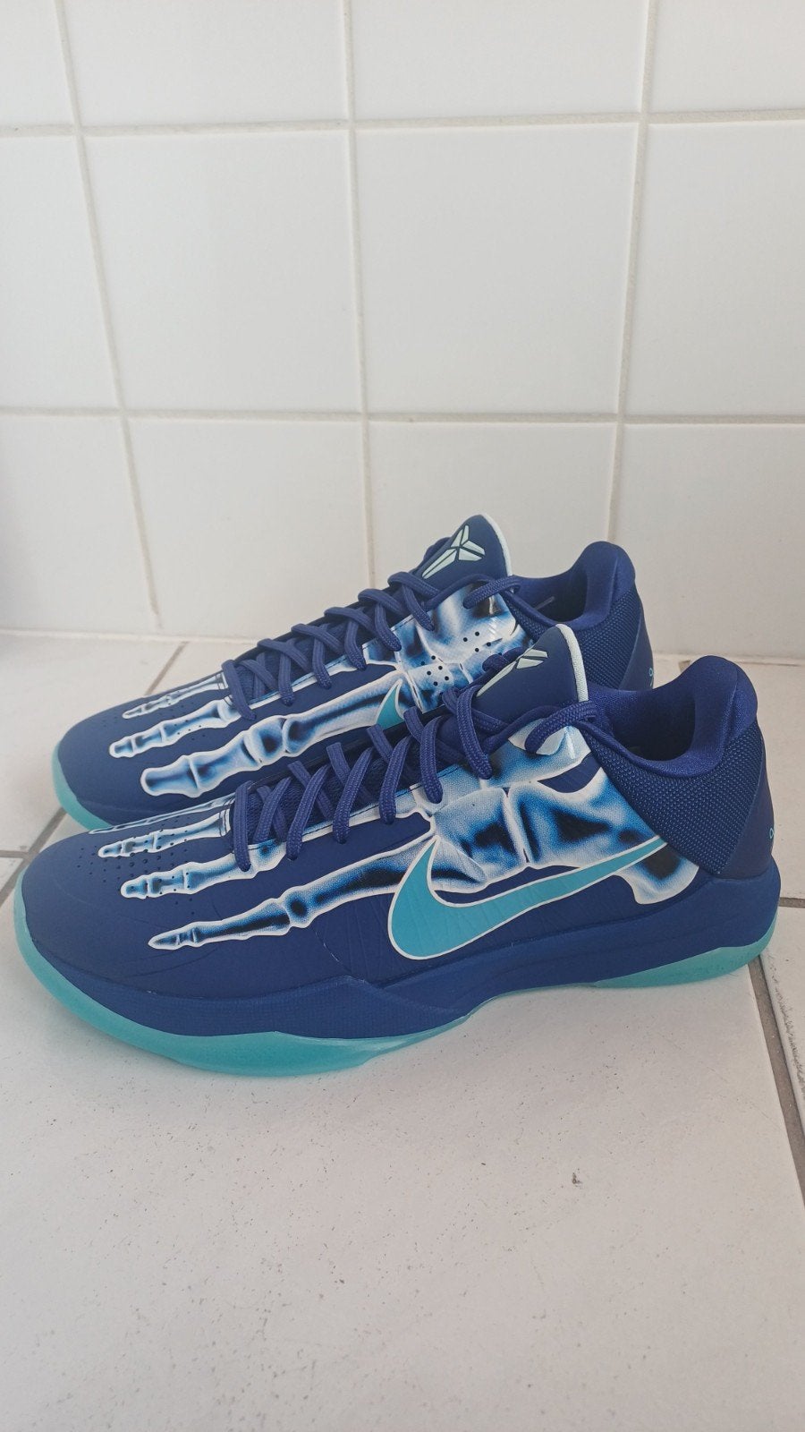 kobe 5 protro x-ray us12/eur 46, Ophalen of Verzenden, Nieuw, Sportschoenen