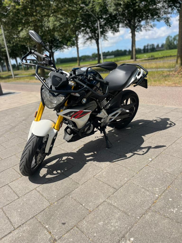 BMW G 310 R/ 2020/ A2/ 35 KW/ Nieuwstaat/ Valbeugels/ ABS!!!, Motoren, Particulier, Naked bike