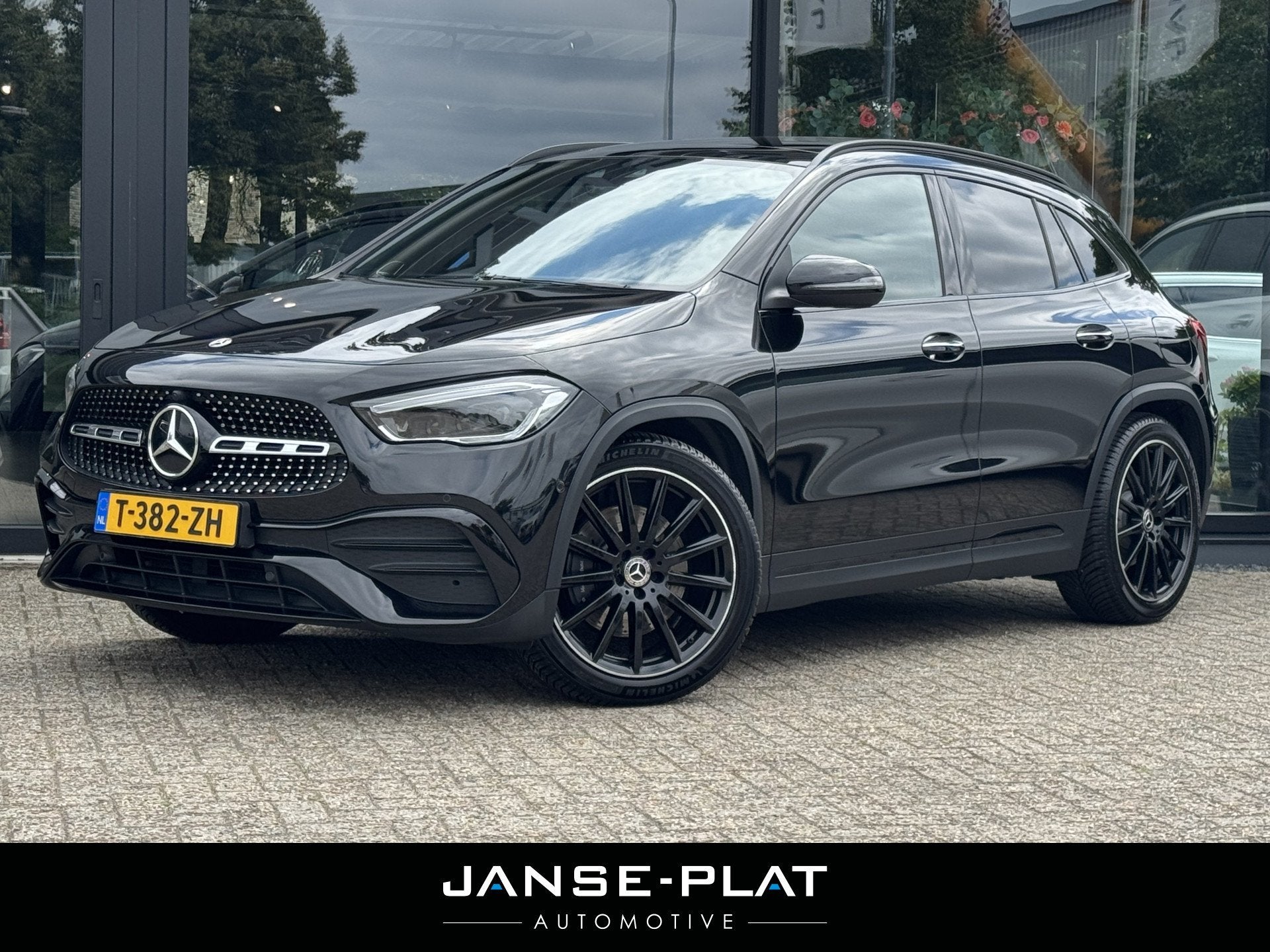 Mercedes-Benz GLA 250 4MATIC AMG Line Pano | Burmester | Sfe, Gebruikt, 4 cilinders, 2000 kg, Automatische klimaatregeling