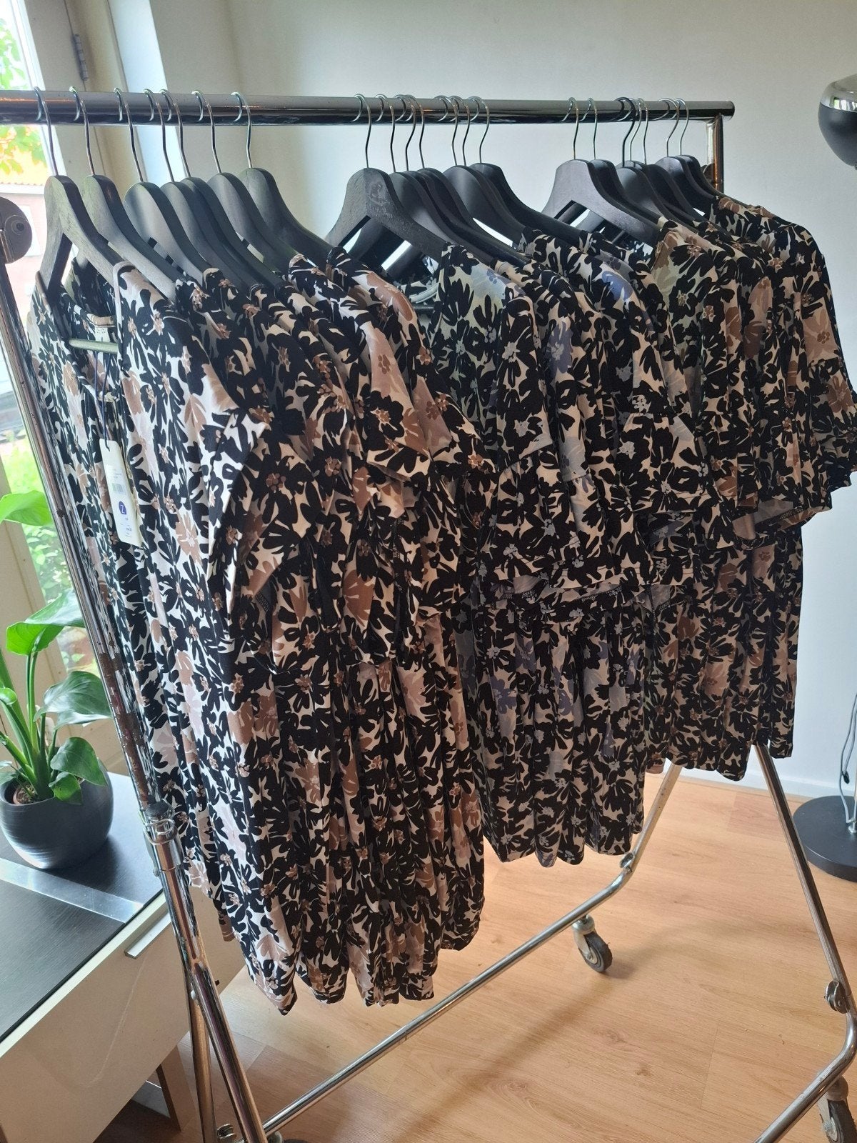 Partij merkkleding Ze-Ze Damini viscosemix tops - Nieuw!, Kleding | Dames, T-shirts, ZE-ZE, Meerkleurig, Info@ze-ze.dk, Maat 42/44 (L)