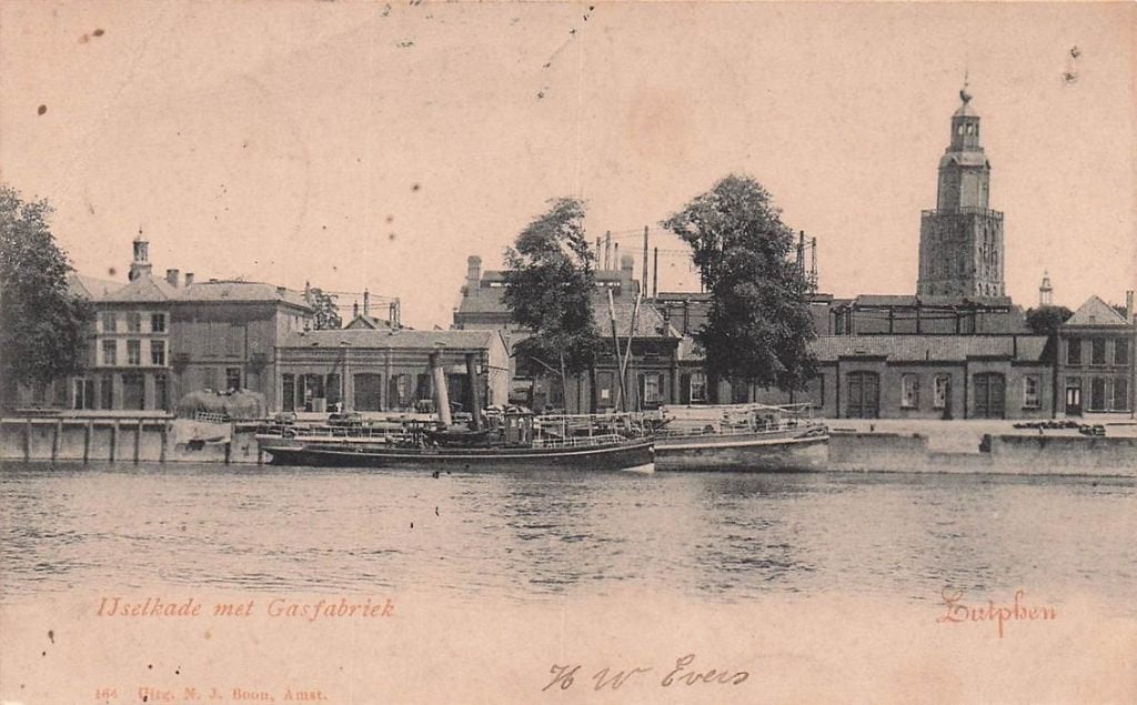 703-496-017 Zutphen Ijsselkade met Gasfabriek, Verzamelen, Verzenden, Voor 1920, Gelderland