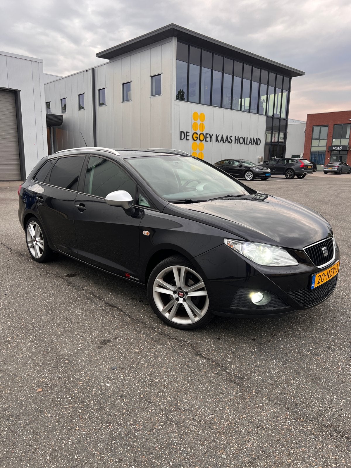 Seat Ibiza 1.2 51KW ST 2011 Zwart, Auto's, Seat, Voorwielaandrijving, 40 €/maand, 1198 cc, Stationwagon
