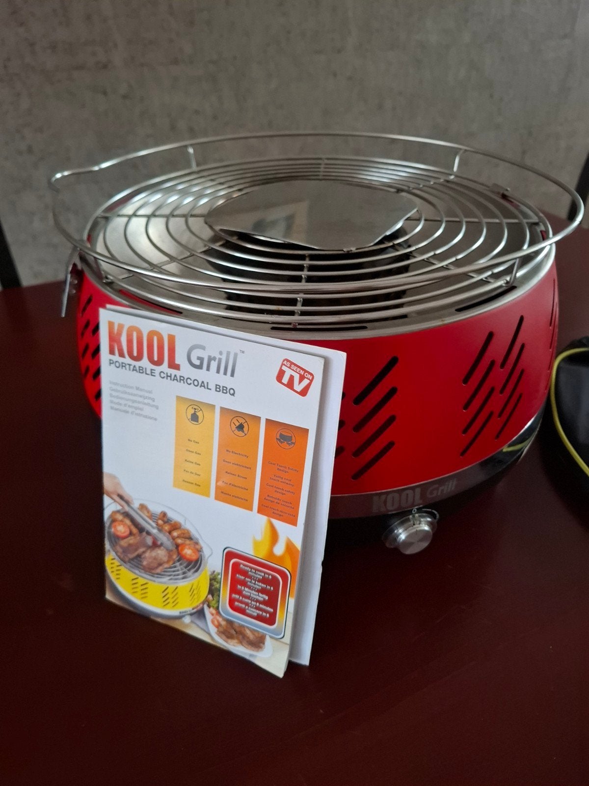 Kool Grill Draagbare Houtskool BBQ - Rood, Tuin en Terras, Ophalen of Verzenden, Zo goed als nieuw, Kool Grill