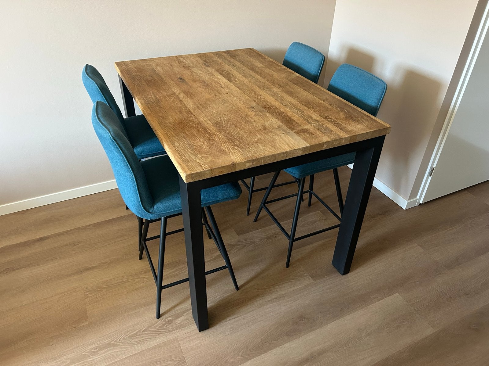 Massief Eikenhouten Bartafel met 4 H&H Milva Barstoelen, Huis en Inrichting, Tafels | Eettafels, Ophalen, Gebruikt, 100 tot 150 cm