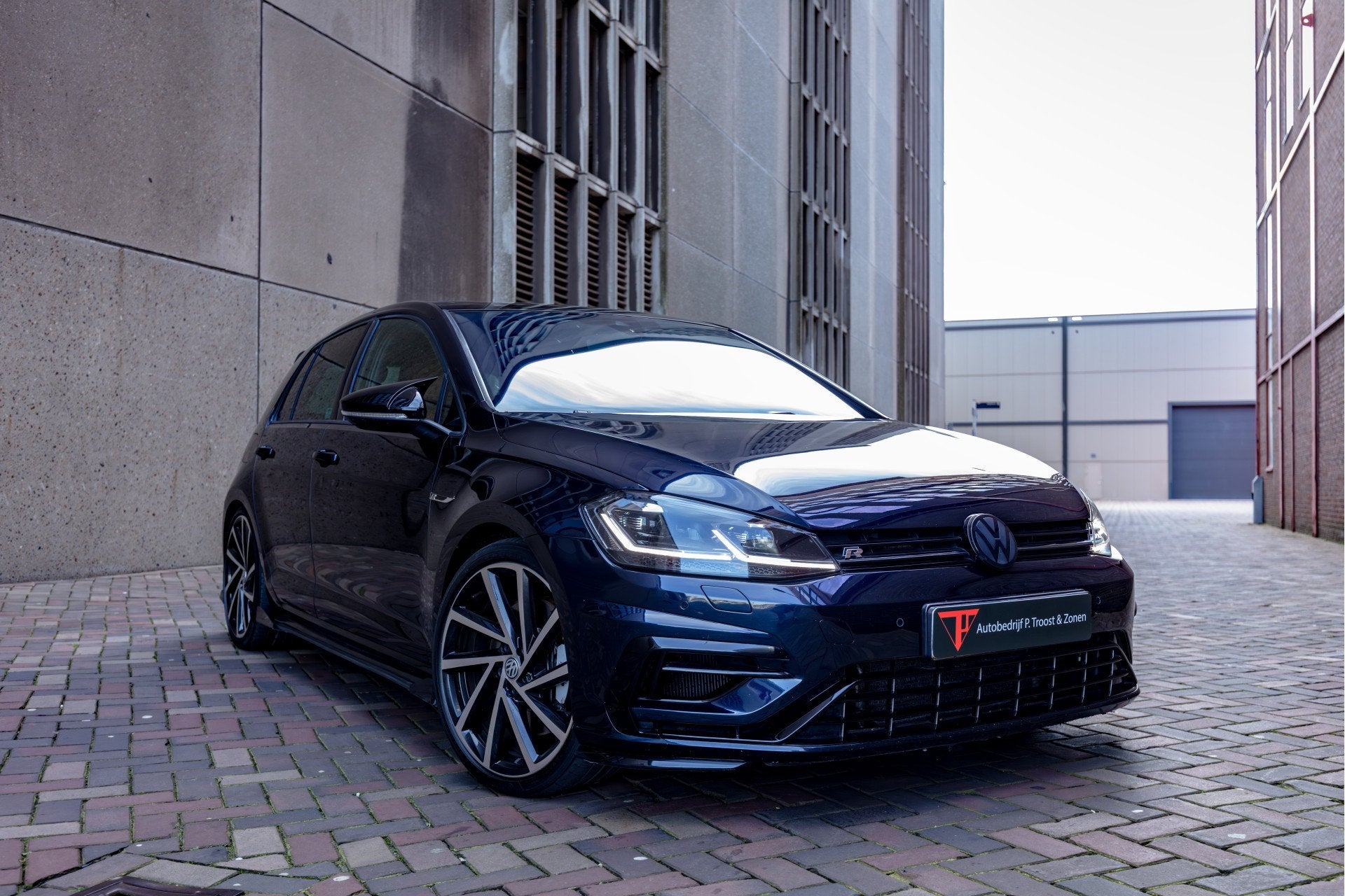 Volkswagen Golf 2.0 TSI 4Motion R Performance Akrapovic/Pano, Auto's, Automaat, 12 maanden, Gebruikt, Euro 6