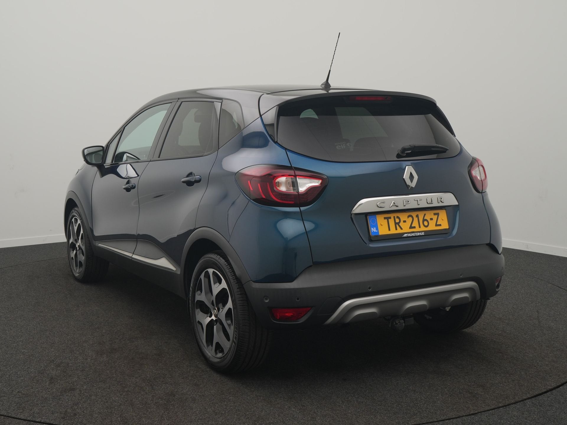 Renault Captur TCe 90 Intens - RIJKLAARPRIJS - Afneembare tr, Voorwielaandrijving, Gebruikt, Euro 6, Blauw
