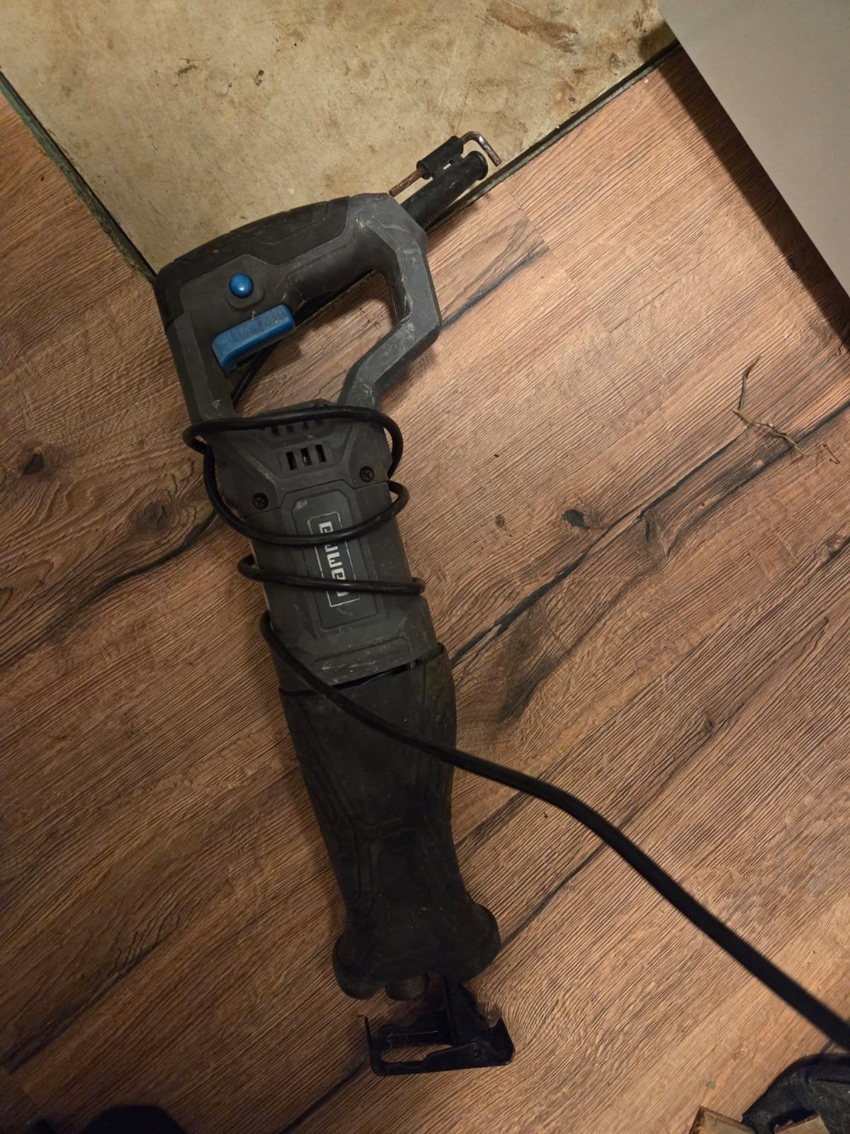 Gebruikte Reciprozaag - Ideaal voor sloopwerk, Gebruikt, 70 mm of meer, 600 tot 1200 watt, Ophalen of Verzenden