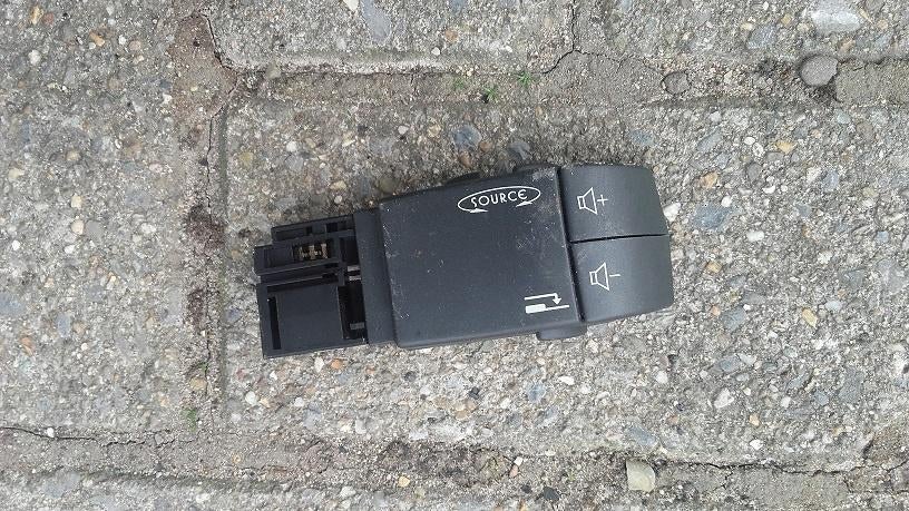 Hendel vd radio Laguna 2002, Ophalen of Verzenden