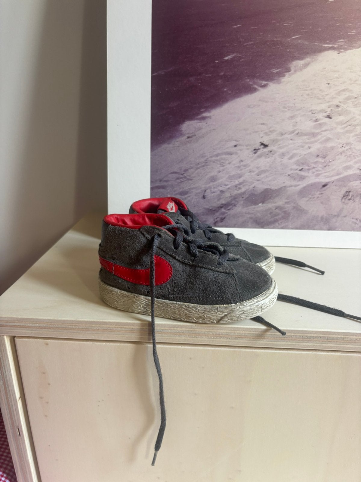 Nike blazer grijze suede sneakers, maat 22, gebruikt, Jongetje of Meisje, Ophalen of Verzenden, Gebruikt, Schoentjes