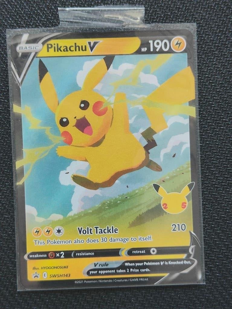 Pikachu V SWSH143 - Pokémon Kaart (NM), Ophalen of Verzenden, Zo goed als nieuw, Losse kaart