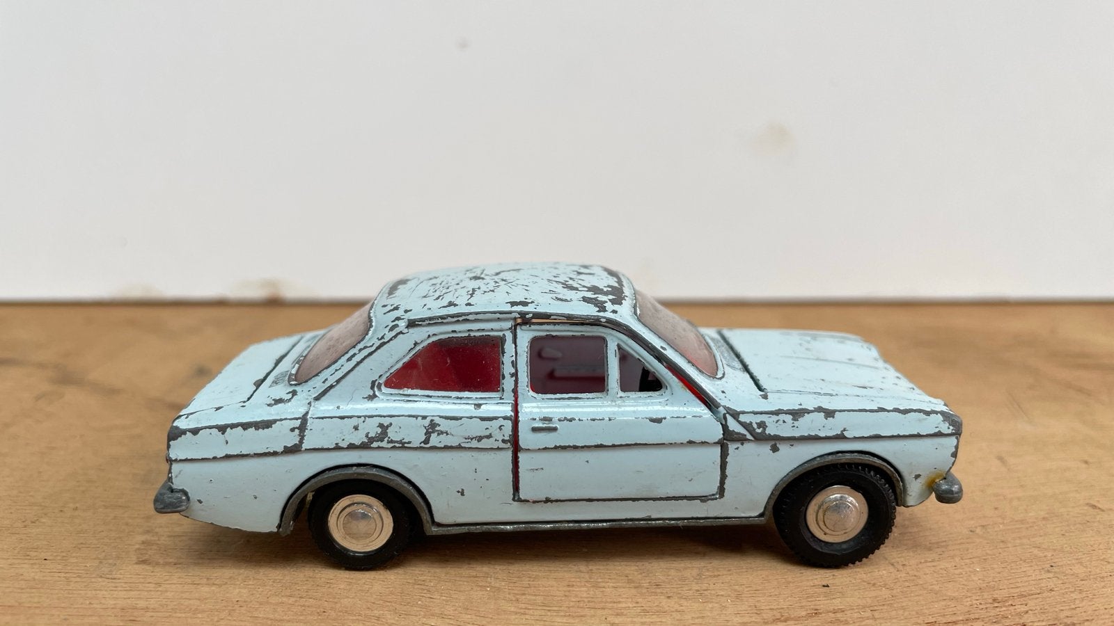 Dinky Toys Ford Escort MK1 - Vintage Speelgoedauto, Hobby en Vrije tijd, Modelauto's | 1:43, Ophalen of Verzenden, Gebruikt, Auto