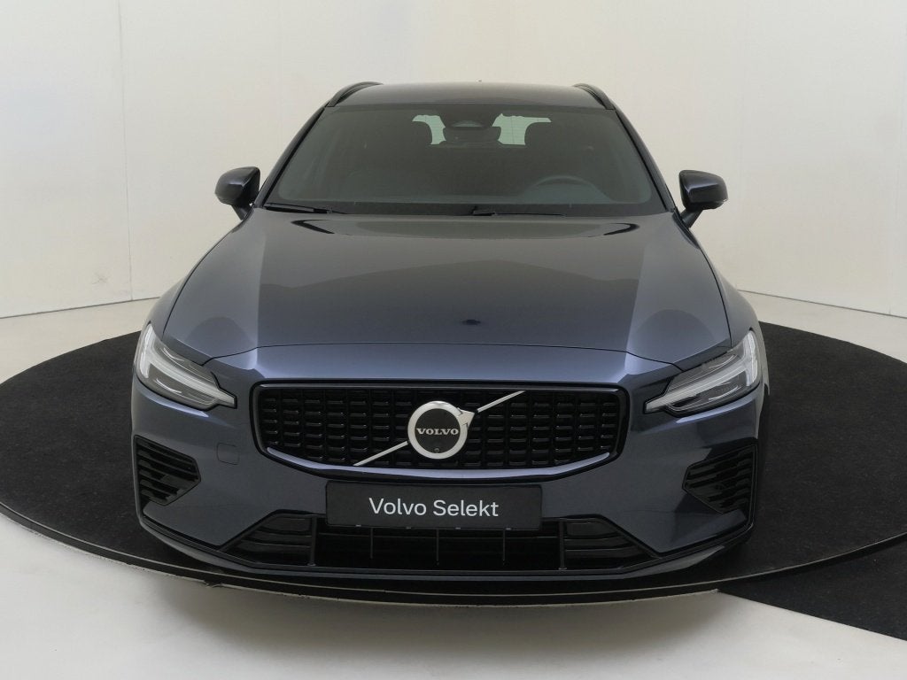 Volvo V60 T6 AWD Plus Dark | Trekhaak | 360° Camera | Harma, Automaat, Gebruikt, 4 cilinders, Te koop