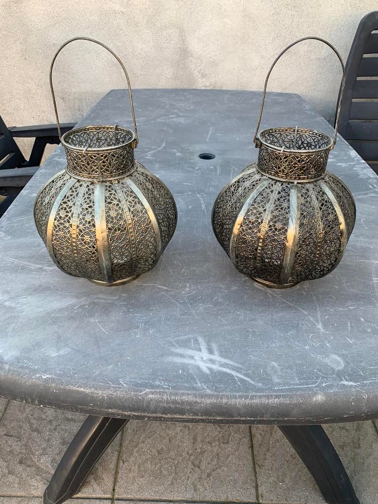Twee super leuke metalen windlichten, Huis en Inrichting, Woonaccessoires | Kandelaars en Kaarsen, Ophalen, Zo goed als nieuw