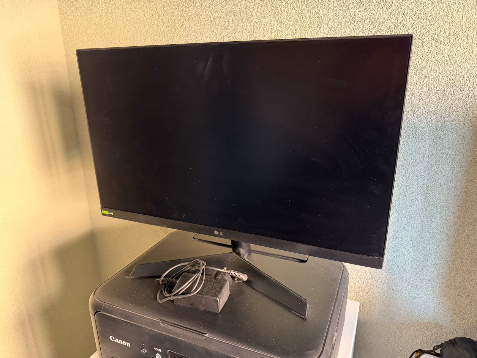 LG gaming monitor - 180hz - 23,8inch, IPS, Kantelbaar, Full HD, Zo goed als nieuw