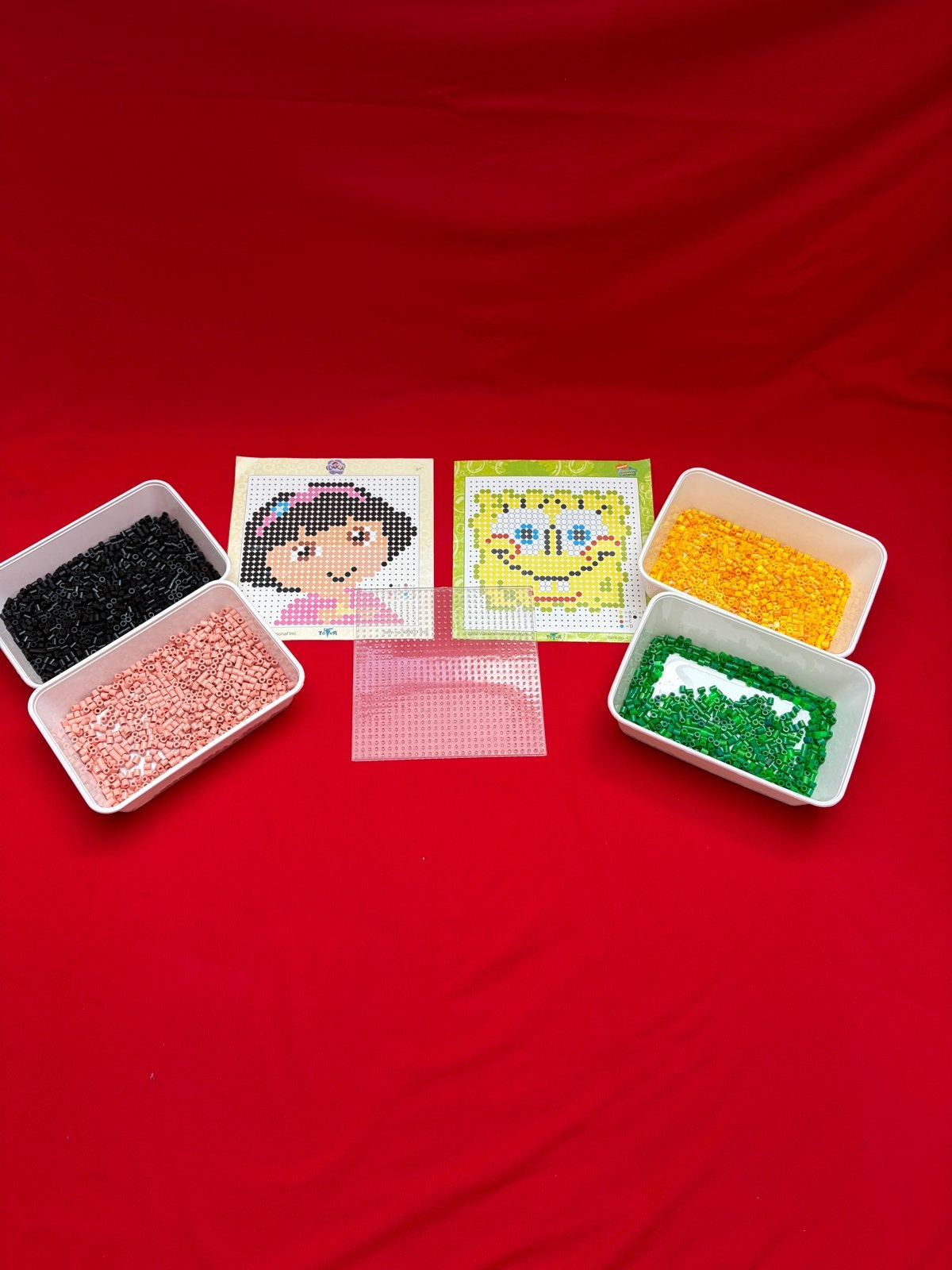 Hama strijkkralen set Dora en Spongebob, Film en tv, Gebruikt, Meerkleurig, Ophalen of Verzenden