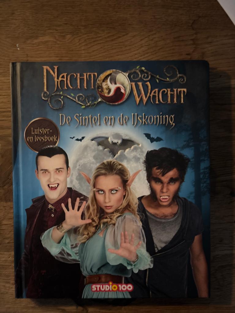 Nachtwacht: De Sintel en de IJskoning (Luister- en leesboek), Boeken, Ophalen of Verzenden, Zo goed als nieuw