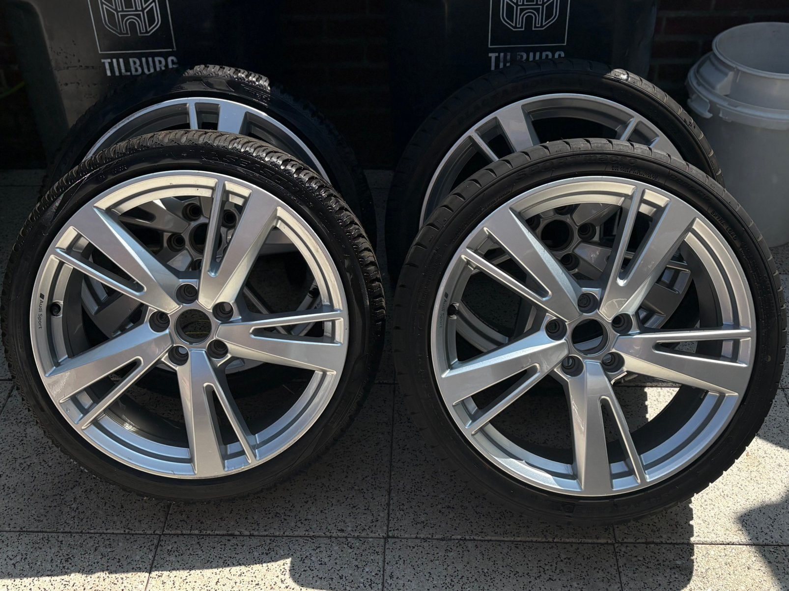 Audi Sport 19 inch velgen 235/35 R19 incl banden, Gebruikt, Banden en Velgen, Winterbanden, 235 mm