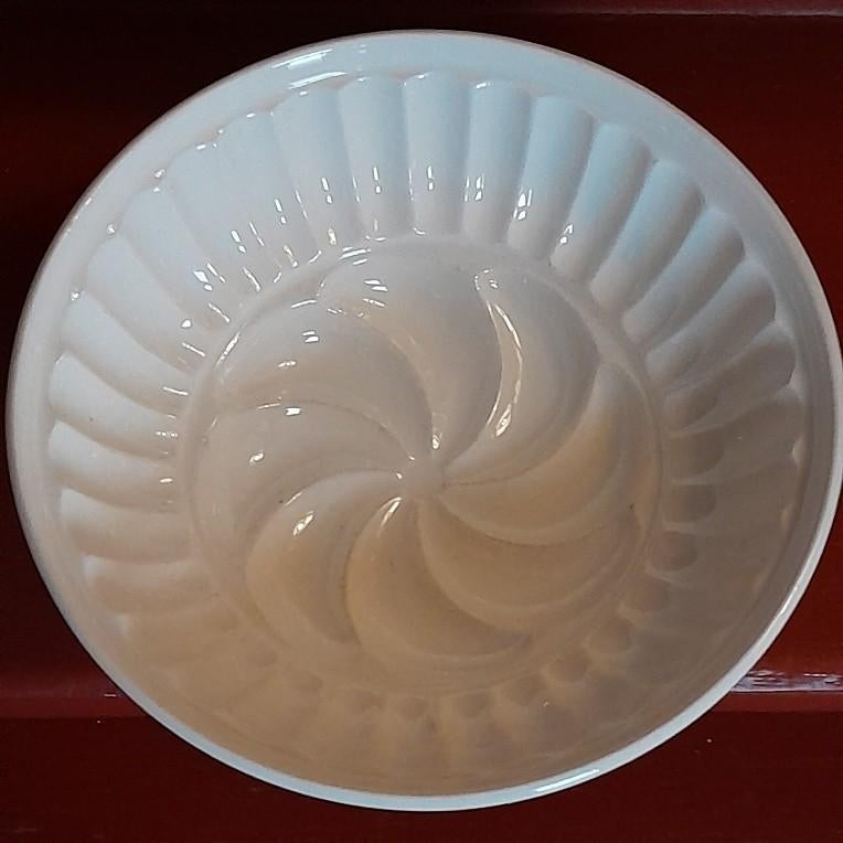 Crèmekleurige ronde puddingvorm / 0,7 liter, Ophalen of Verzenden