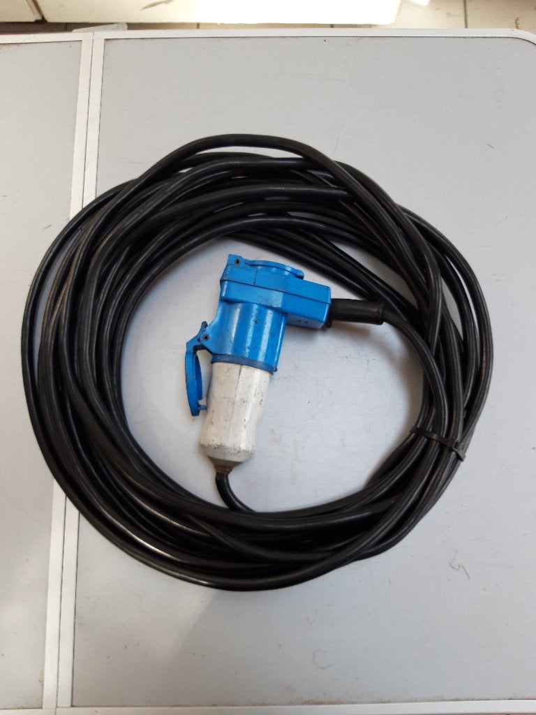 Triax schotelantenne met statief en kabel, Caravans en Kamperen, Ophalen, Gebruikt