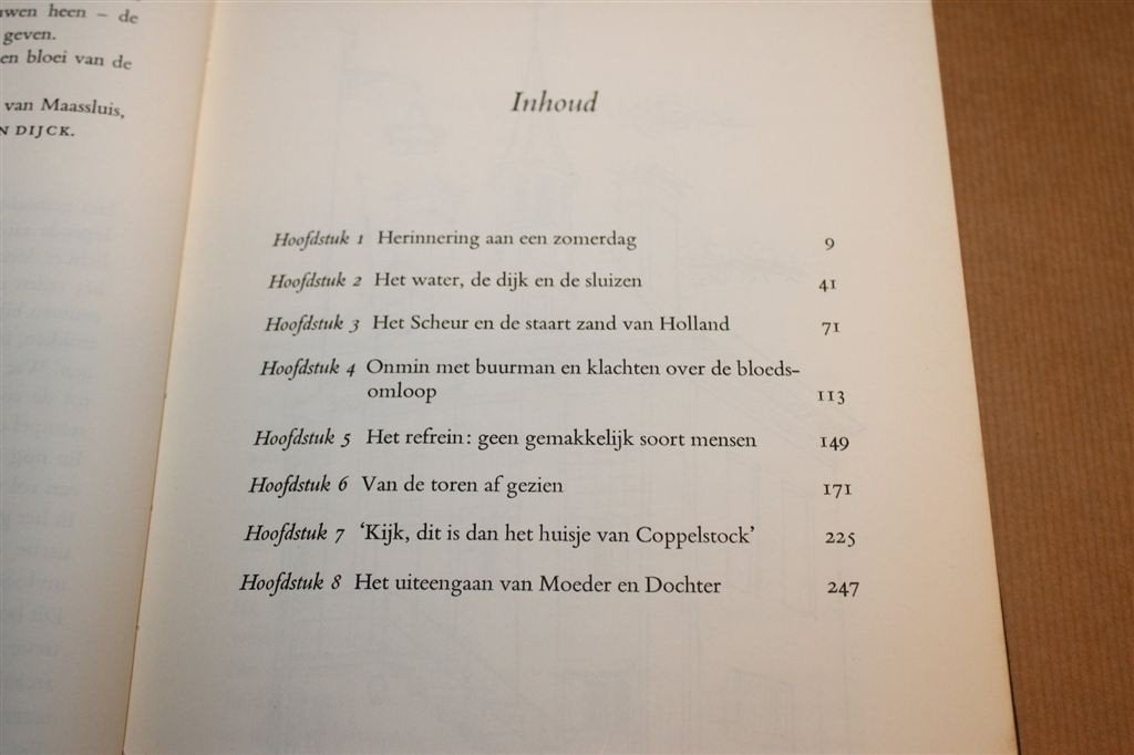 Maassluis — Stad aan de Waterweg, Stadsgeschiedenis 1964, Ophalen of Verzenden, Gelezen
