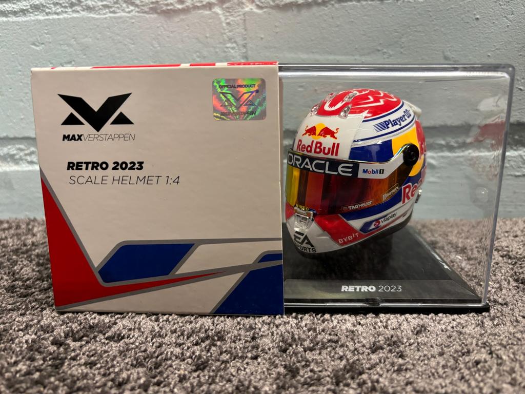 Max verstappen helm 1:4 retro 2023, Ophalen of Verzenden, Zo goed als nieuw, Formule 1