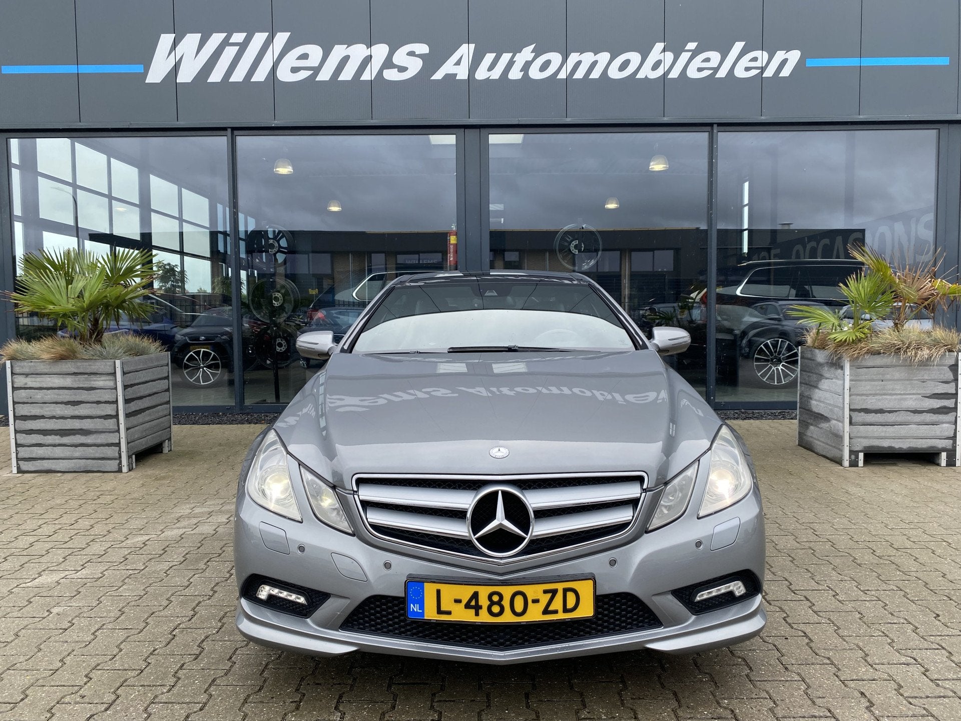 Mercedes-Benz E-Klasse Coupé 500 Elegance Schuifkantel/ Pan, Auto's, Automaat, 5461 cc, Achterwielaandrijving, Gebruikt