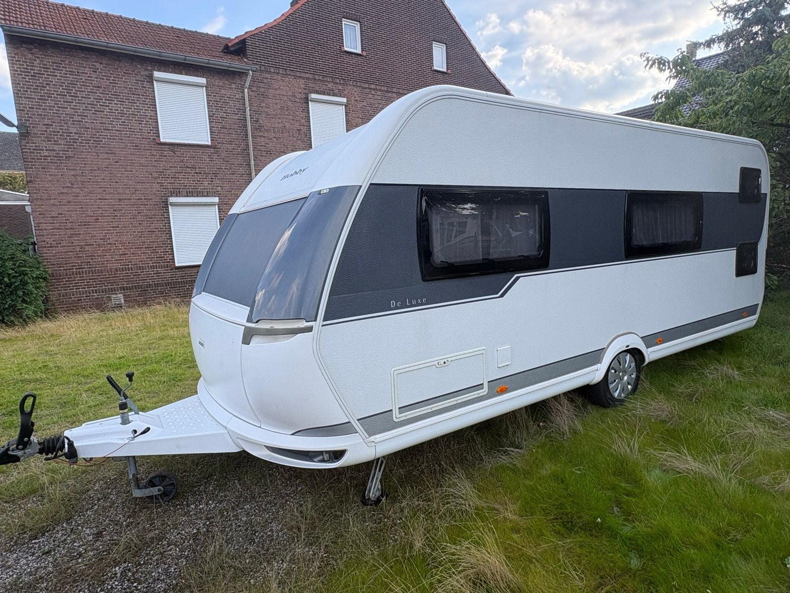 Hobby 560 KMFE De Luxe 2017 - Ruime gezinscaravan, Caravans en Kamperen, Vast bed, Hobby, Treinzit, Particulier
