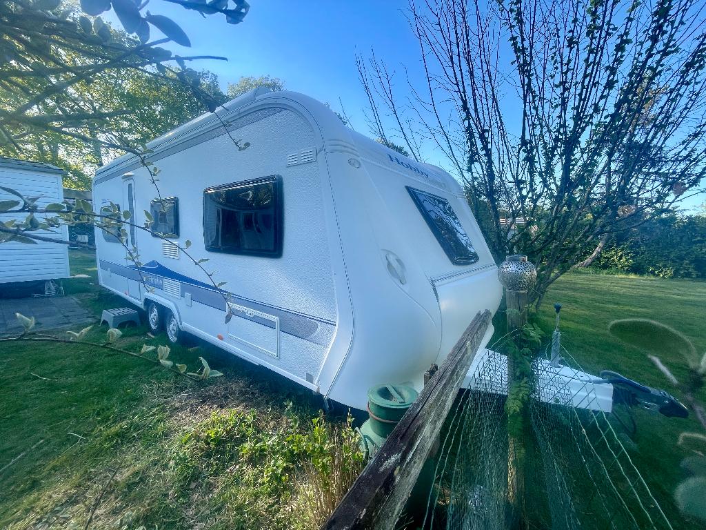 Hobby Prestige 610 UL (2010) + Kingsize Bed | Zeer compleet, Caravans en Kamperen, Vast bed, Rondzit, Hobby, Kachel